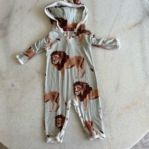 Milkbarn hooded lion romper